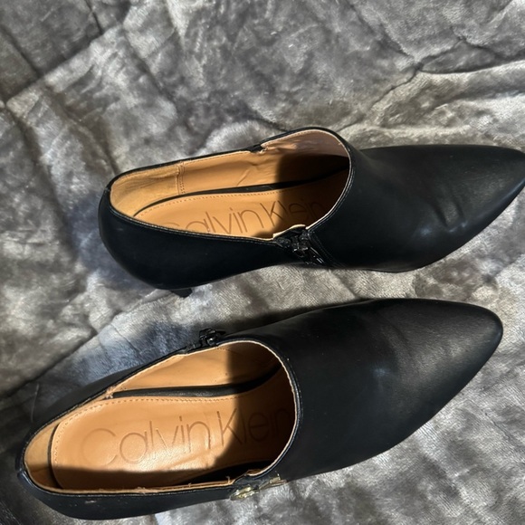 Calvin Klein Black Pointed Toe Heels - Picture 6 of 7